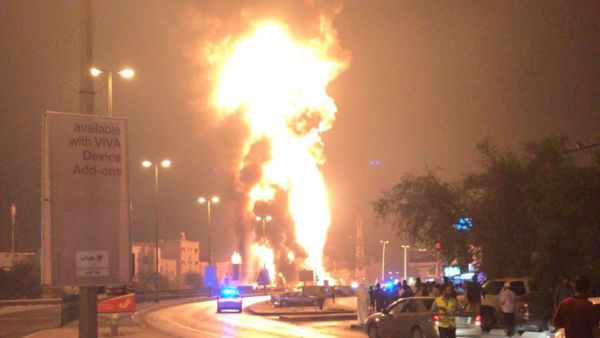 انفجار يشعل حريقا بخط لأنابيب النفط في البحرين
