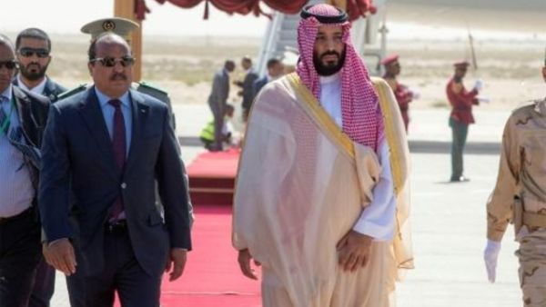 ولي العهد السعودي الامير محمد بن سلمان مع الرئيس الموريتاني محمد ولد عبد العزيز.

