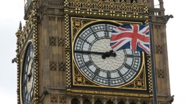 سياسيون فرنسيون يريدون شطب الانكليزية من لغات الاتحاد الاوروبي
