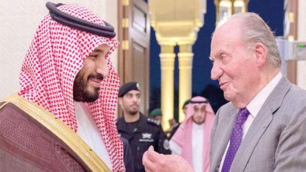 خوان كارلوس خلال لقائه مع ابن سلمان