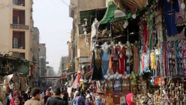 سوق تجاري في وسط القاهرة
