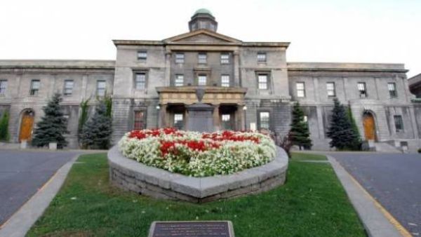 اغلاق ستين مدرسة وجامعة في كندا بعد "تهديد" امني