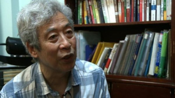 الأستاذ الجامعي المتقاعد سون وينغوانغ 