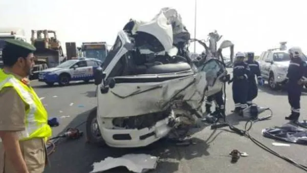 سبعة قتلى في حادث اصطدام حافلة بشاحنة في دبي
