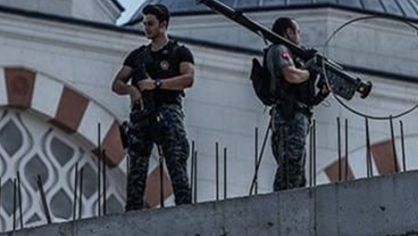 مضاد طائرات بيد حرس أردوغان
