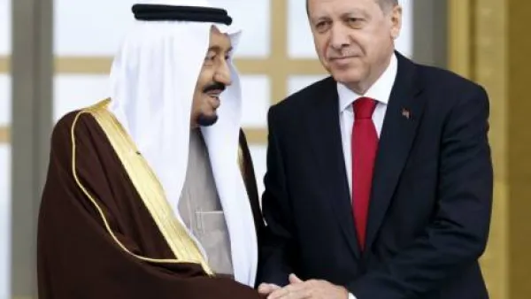 الرئيس التركي رجب طيب اردوغان مع العاهل السعودي الملك سلمان بن عبدالعزيز
