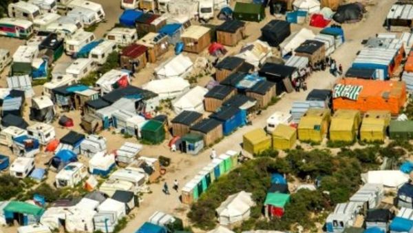 مخيم عشوائي يسمى "الادغال" في كاليه شمال فرنسا
