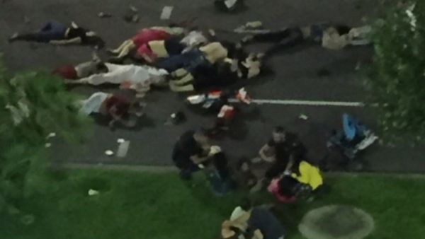 30 قتيلا على الأقل في حادث دهس في نيس بفرنسا