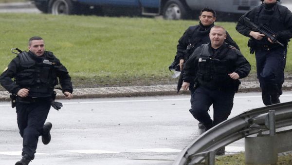 انفجارات في مخزن ذخائر في فرنسا 