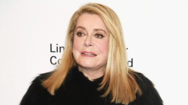 الممثلة الشهيرة كاترين دينوف