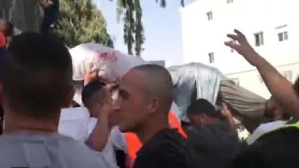 فيديو: تهريب جثمان شهيد من مستشفى بالقدس 