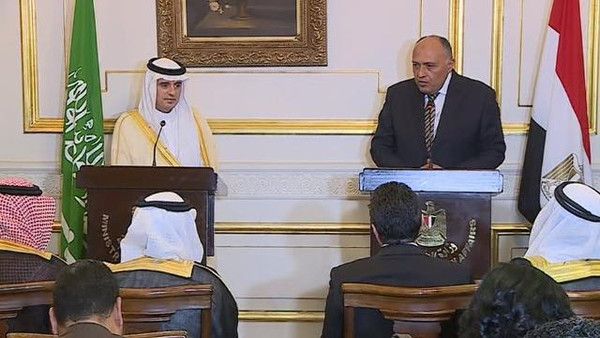 وزير الخارجية المصري سامح شكري ونظيره السعودي عادل الجبير عقب اجتماع في القاهرة الاحد