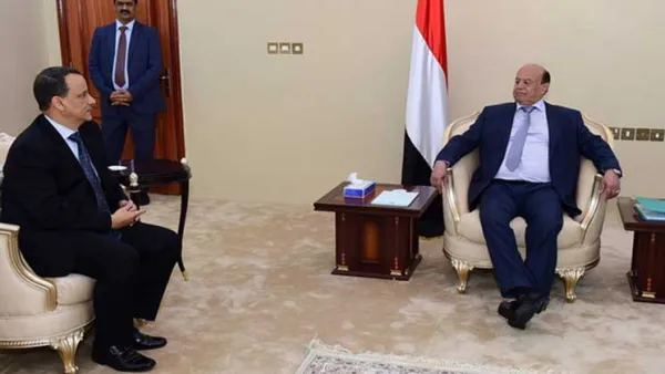 مبعوث الامم المتحدة الخاص الى اليمن اسماعيل ولد الشيخ احمد والرئيس اليمني عبد ربه منصور هادي في عدن