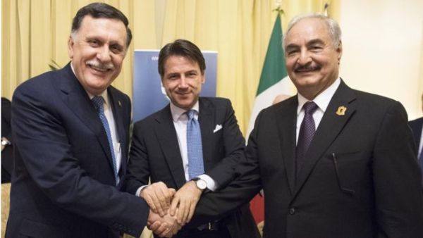 السراج يلتقي حفتر لأول مرة منذ شهور