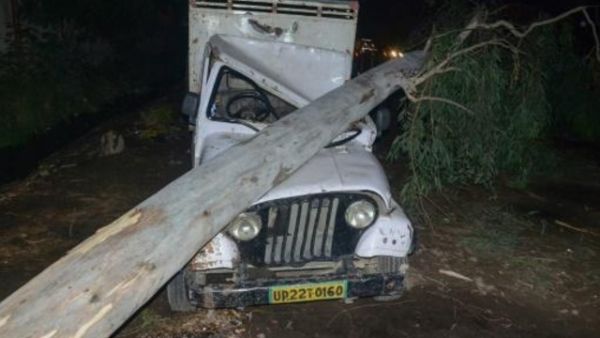 عشرات القتلى في عواصف عاتية بشمال الهند
