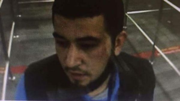 كشفت السلطات عن هوية المنفذ، وقالت إنه من "كتائب تركستان"