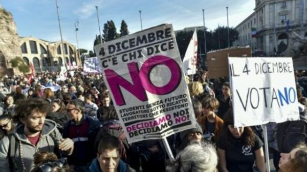 الاف المتظاهرين ضد الاستفتاء الدستوري في ايطاليا
