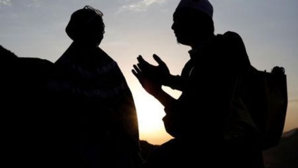 حجاج يتلمسون خطى النبي إلى غار حراء