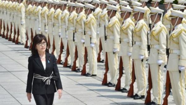 وزيرة الدفاع اليابانية المعينة حديثا تومومي انادا
