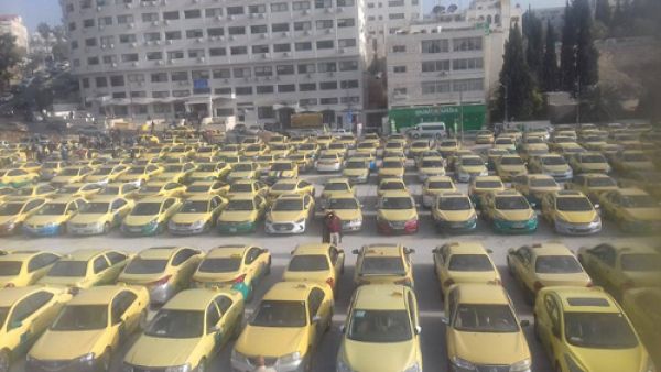 الاردن: سائقو الاجرة يتظاهرون ضد "أوبر" و"كريم"
