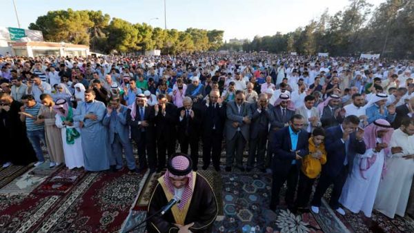 “حرمة الدم” محور خطبة العيد في الأردن
