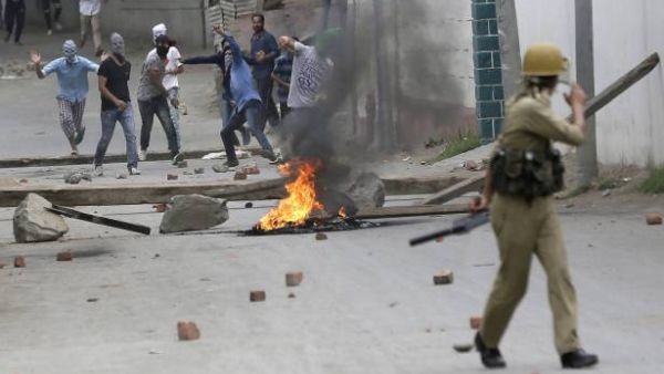 مقتل جنديين وشرطي في كمين بولاية كشمير الهندية
