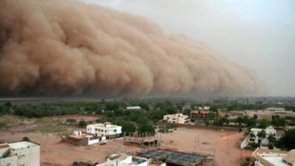 عاصفة رملية تضرب الخرطوم 