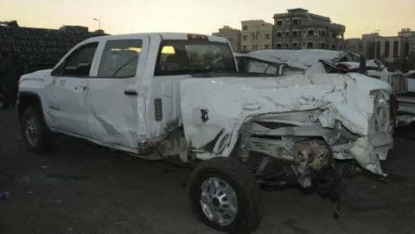 صورة وزعتها وزارة الداخلية الكويتية للسيارة التي كانت تقل الأمريكيين الخمسة الذين يتهم سليمان بمحاولة قتلهم
