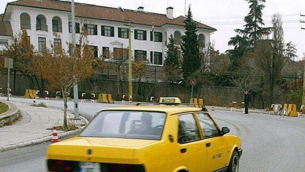 بريطانيا تغلق سفارتها في أنقرة لاسباب امنية
