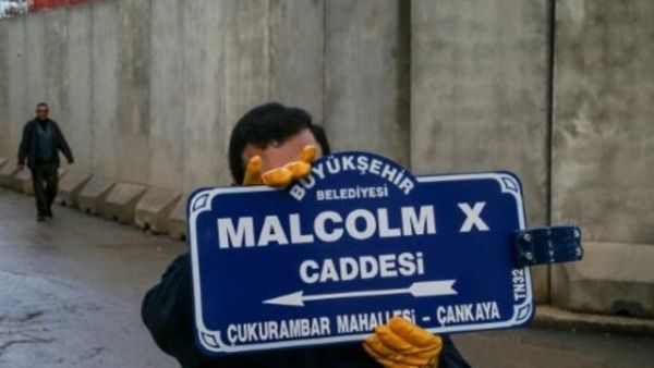أنقرة تطلق اسم "مالكولم إكس" على شارع السفارة الأميركية الجديدة
