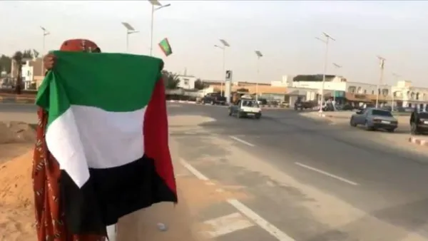 موريتانية تتظاهر وحدها يومياً أمام السفارة الاميركية في نواكشوط