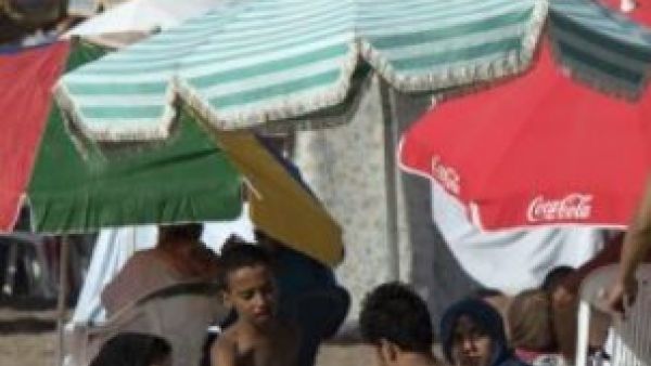 مصطافون على احد الشواطئ في المغرب