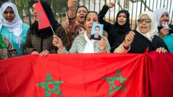 تظاهرة لاقارب لمغاربة موقوفين او مفقودين في ليبيا امام وزارة الخارجية في الرباط
