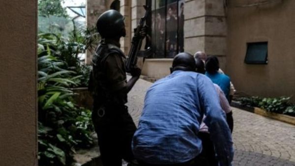 15 قتيلا بهجوم لا يزال مستمرا لليوم الثاني على مجمع فندقي في نيروبي