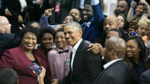 باراك اوباما مع المرشحة الديمقراطية لمنصب حاكمة جورجيا ستاسي ابرامز
