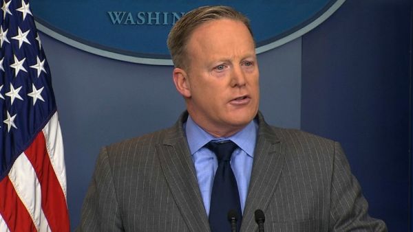 المتحدث السابق باسم البيت الأبيض شون سبايسر