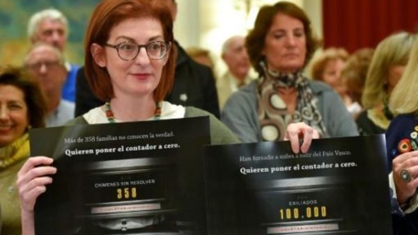 مايت باغازورتوندو، شقيقة جوسيبا باغازورتوندو التي قتلتها منظمة ايتا،
