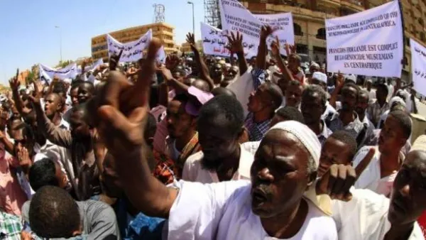 الشرطة السودانية تفرق محتجين على رفع اسعار المحروقات