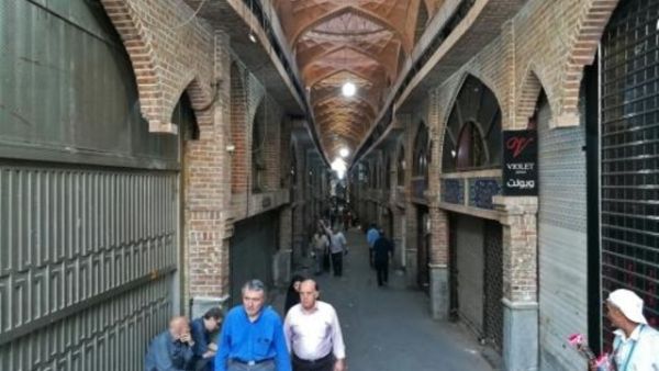 اضراب نادر يغلق بازار طهران احتجاجا على تدهور سعر صرف العملة الوطنية