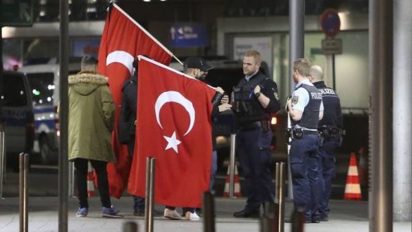 تركيا تعتبر إعلان الاتحاد الأوروبي حول أزمتها مع هولندا "بلا قيمة"

