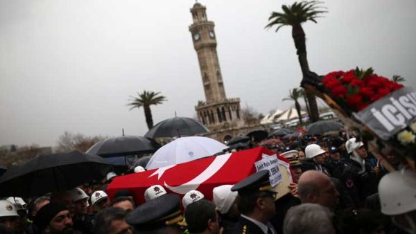 تركيا تشيع شرطيا "احبط مجزرة جديدة”