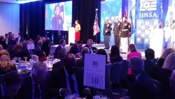 سفيرا الإمارات وإسرائيل على طاولة عشاء بواشنطن