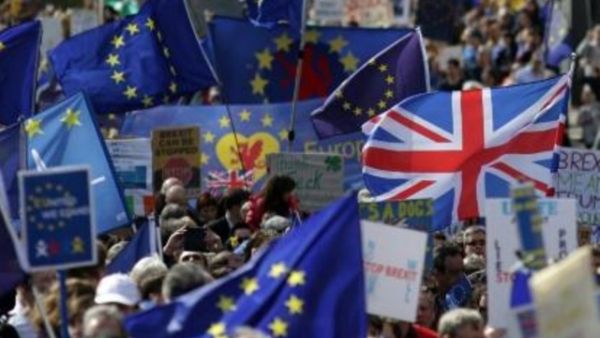 عشرات آلاف المتظاهرين في لندن ضد الخروج من الاتحاد الاوروبي