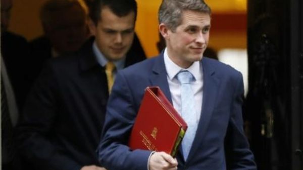 وزير الدفاع البريطاني غافين وليامسون
