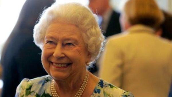 الملكة اليزابيث الثانية
