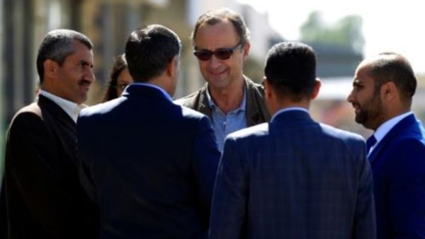 الجنرال الهولندي المتقاعد باتريك كمارت الذي سيرأس بعثة الأمم المتحدة المقترحة لليمن لدى وصوله إلى صنعاء

