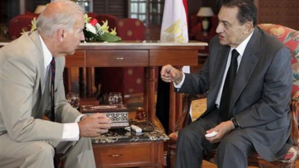 مبارك وضع ثقل بلاده في خدة اميركا وبريطانيا 
