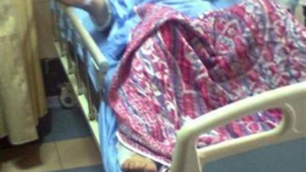 عبده عبد المنعم حمادة صاحب مطعم اشعل النار في نفسه امام مجلس الشعب يوم الاثنين يتلقى العلاج داخل مستشفى في القاهرة