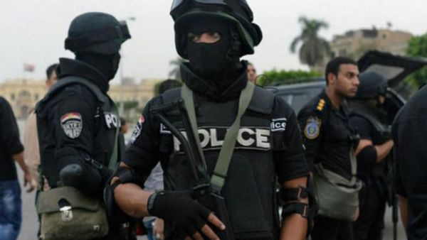 الأب القاتل وثق لحظات الجريمة بواسطة كاميرا الموبايل، وتخلص من الجثث عن طريق رميها في الترعة