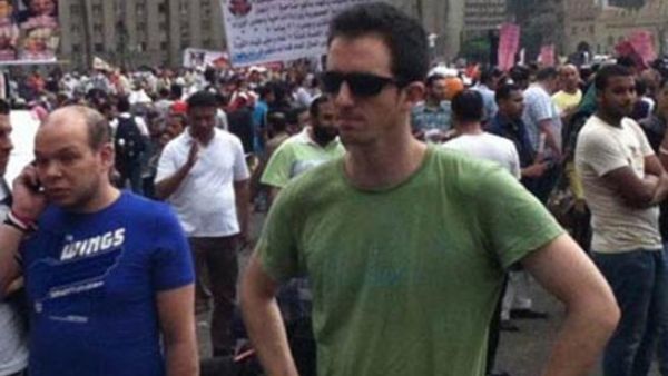 جاسوس إسرائيلي في ميدان التحرير قبضت عليه السلطات المصرية خلال الثورة